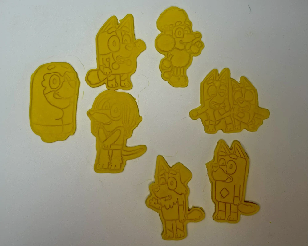 3D Tištěná Vykrajovátka – Velký set 7 motivů (inspirováno postavičkami Bingo a Bluey)