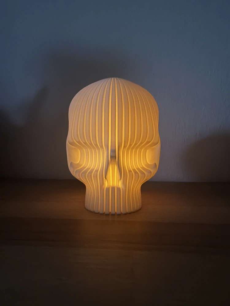 Dekorativní svítící lebka – halloweenská dekorace na LED svíčku