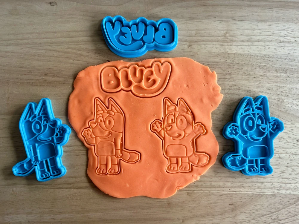 3D Tištěná Vykrajovátka – Bingo a Bluey (inspirováno postavičkami)