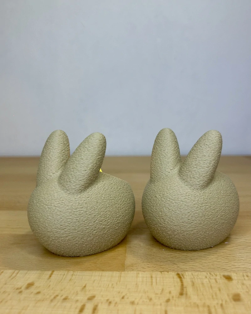 Minimalistický zajíček – stojánek na LED svíčku