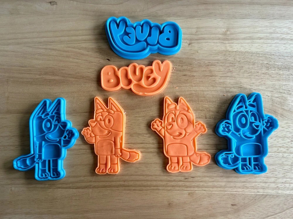 3D Tištěná Vykrajovátka – Bingo a Bluey (inspirováno postavičkami)