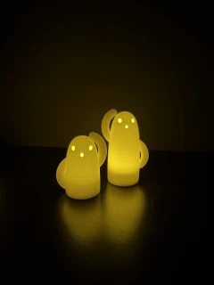 Sada 2 dekorativních duchů (Haniwa) – svítící dekorace na LED svíčku